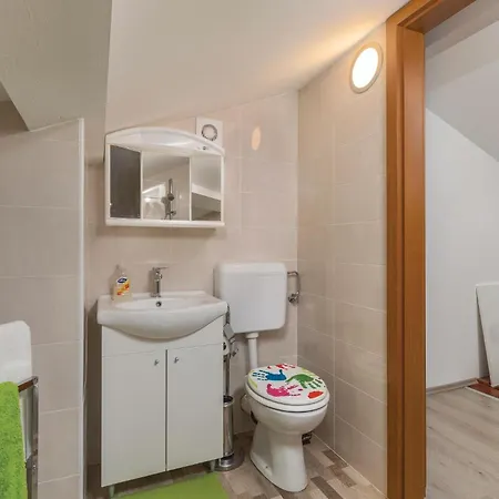 Gracisce 07 شقة *